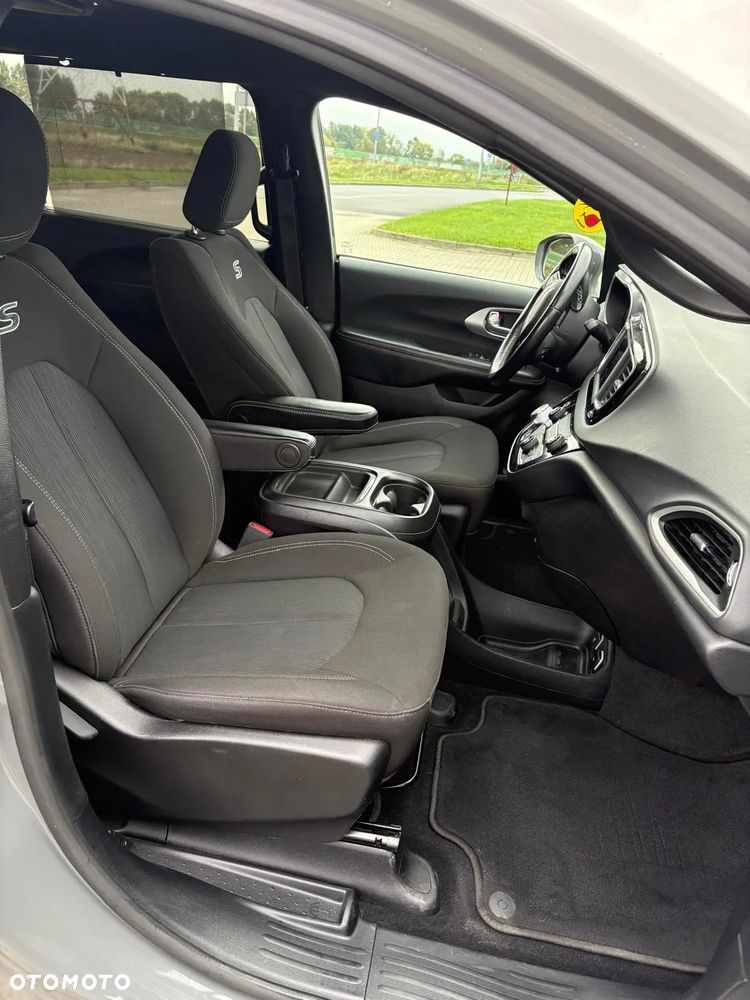 Chrysler Pacifica - 13
