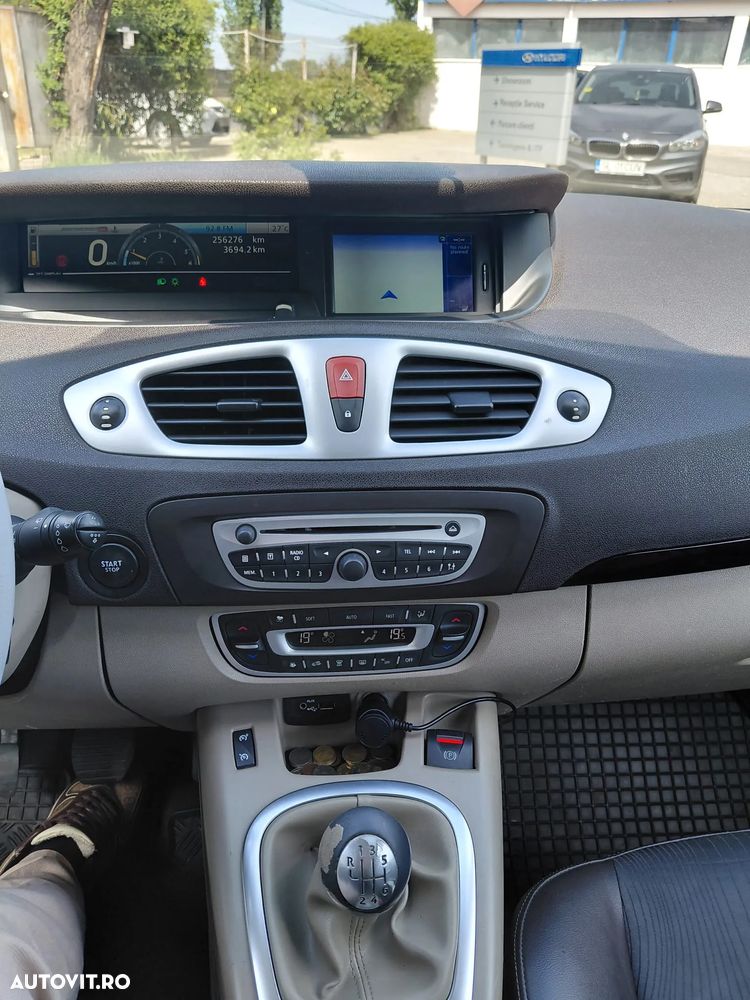 Renault Scenic - 8