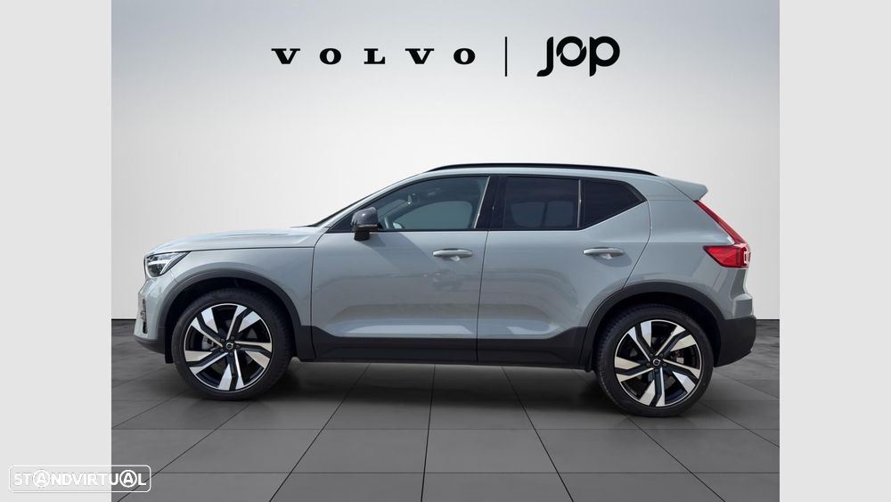 Volvo XC 40 2.0 B3 Plus Dark — fotografia 2