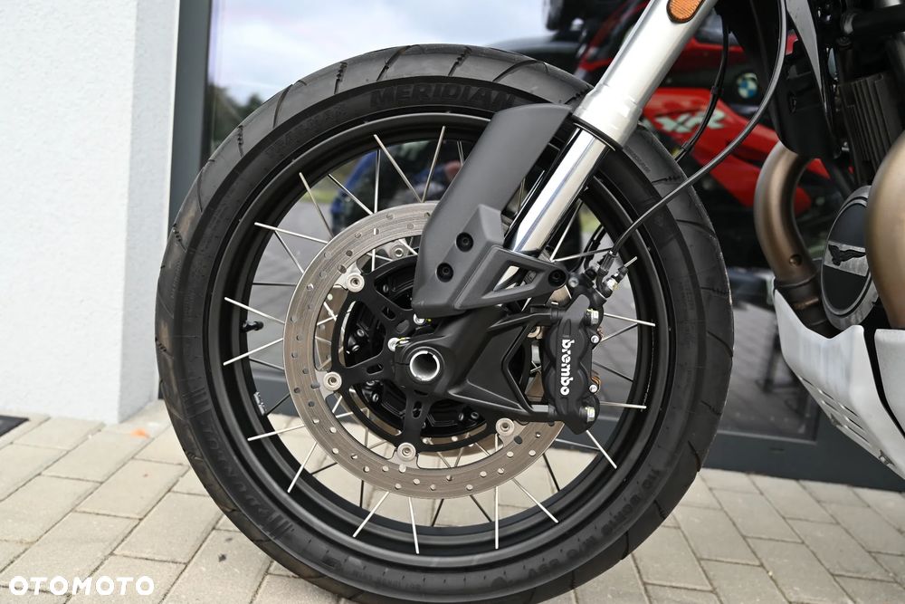 Moto Guzzi V85 - 19