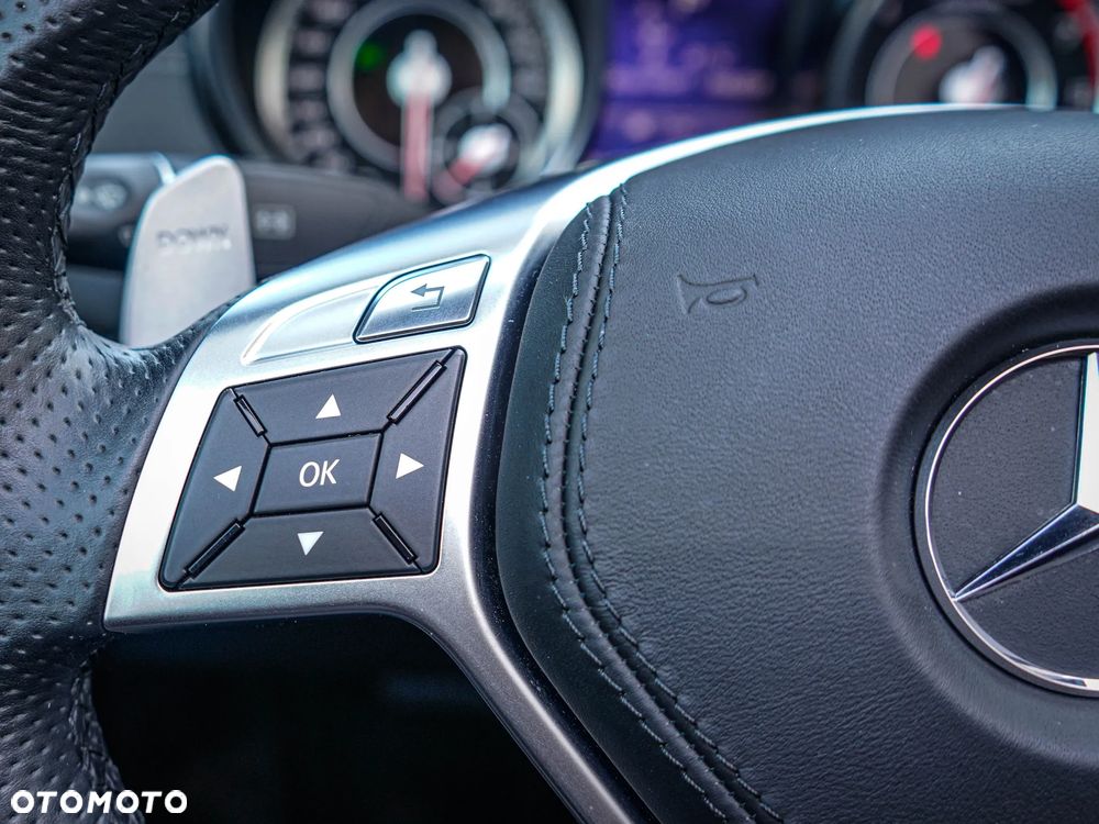 Mercedes-Benz SL 65 AMG - 17