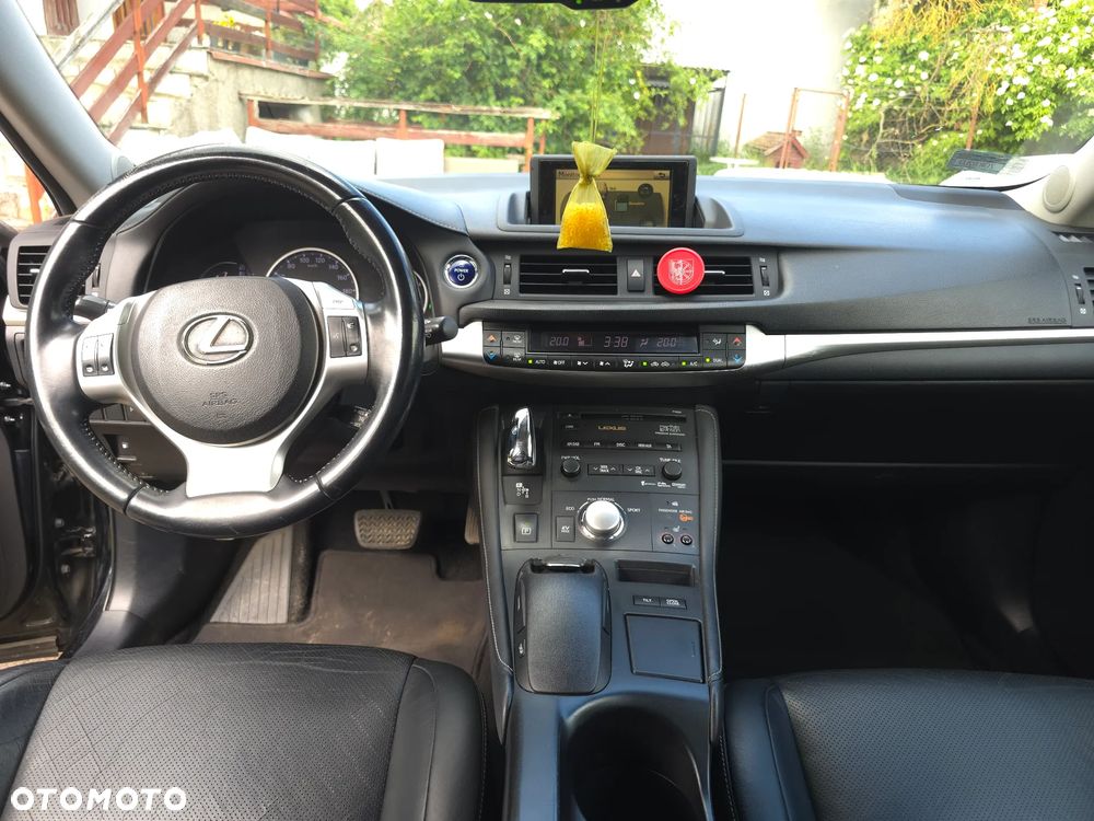Lexus CT 200h Prestige - 10