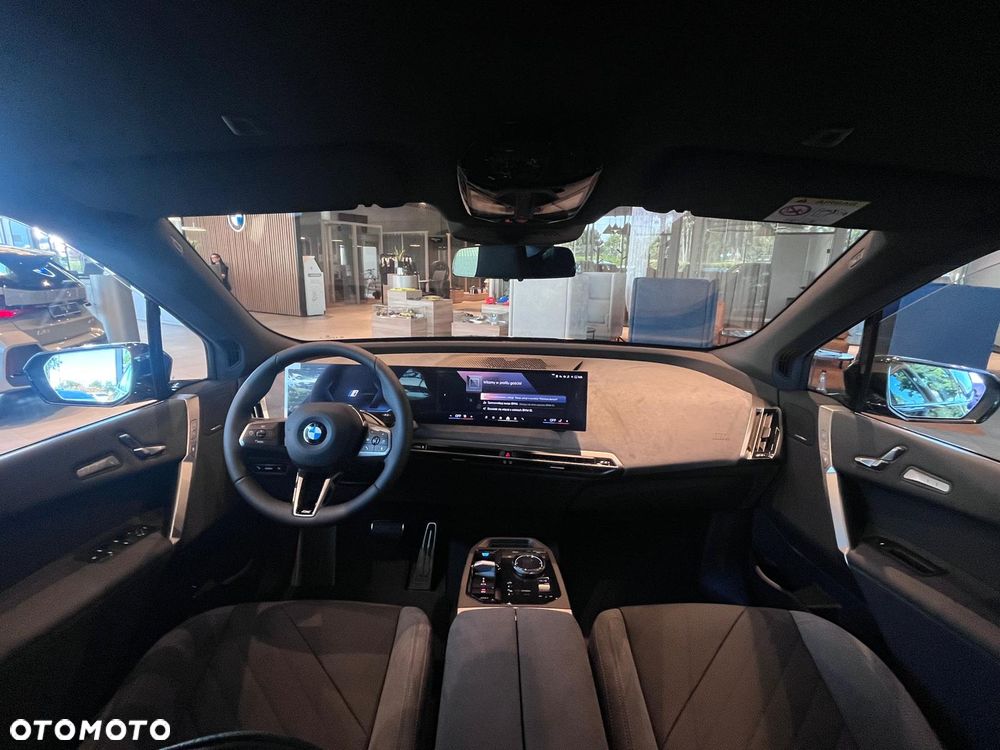 BMW iX xDrive45 - 14