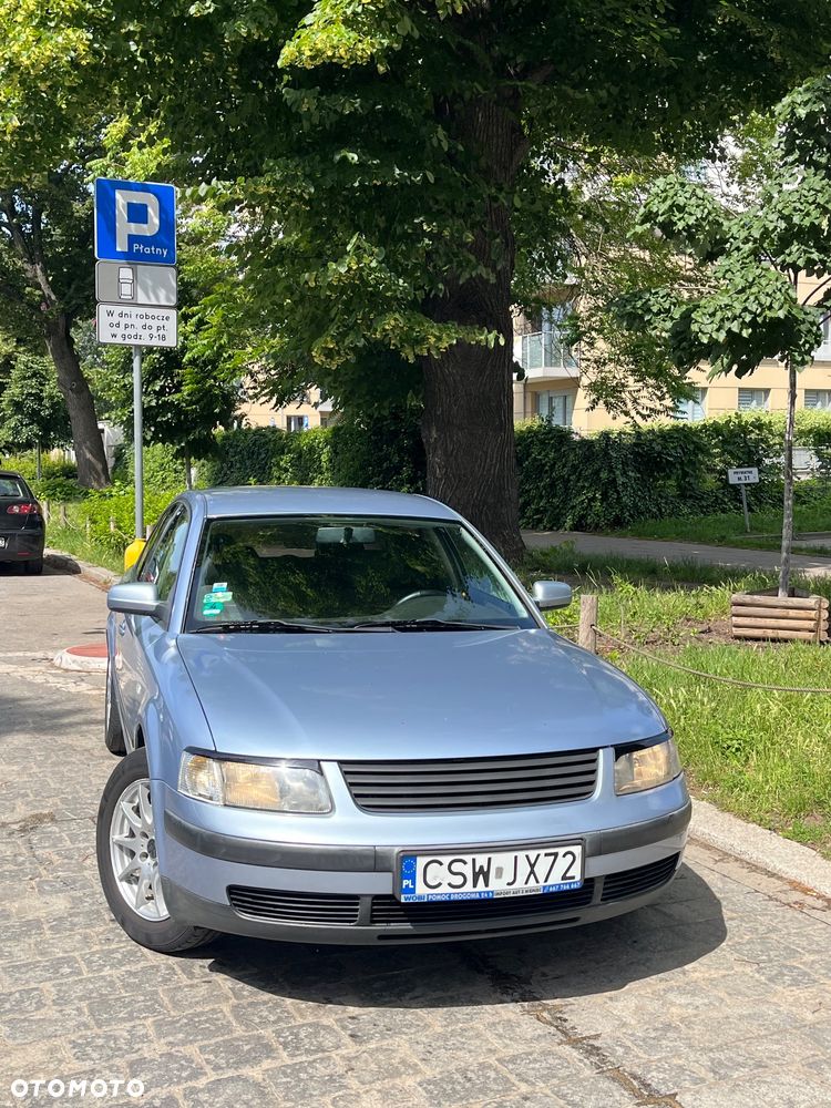 Volkswagen Passat 1.8 - 4