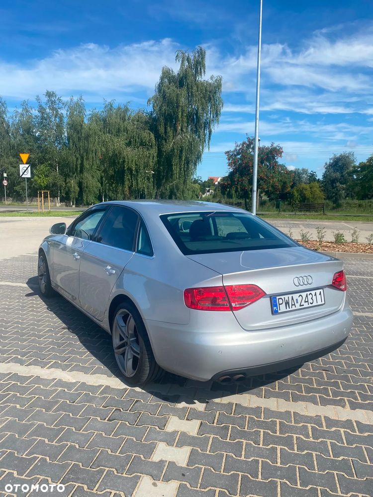 Audi A4 Limousine - 6
