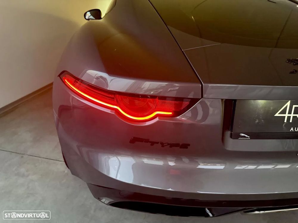 Jaguar F-Type 2.0 i4 R-Dynamic Black - 19