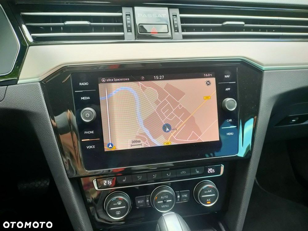 Volkswagen Passat - 30