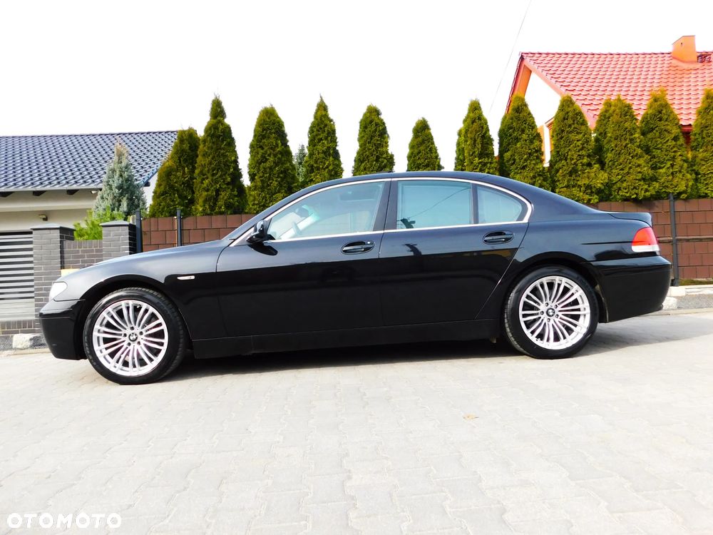BMW Seria 7 745Li - 5