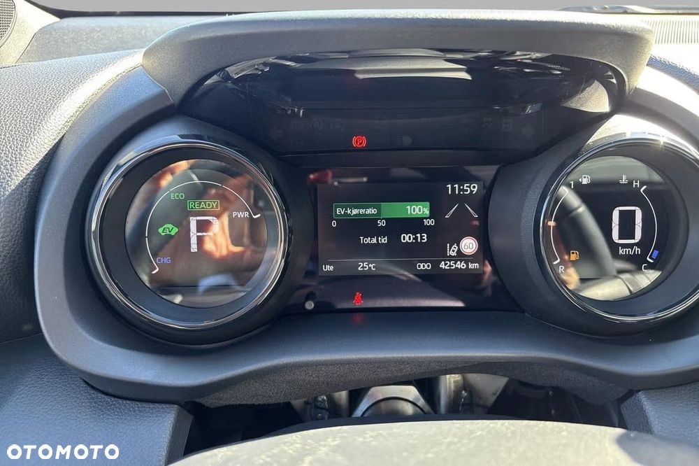Toyota Yaris Hybrid 1.5 Selection Style - 13