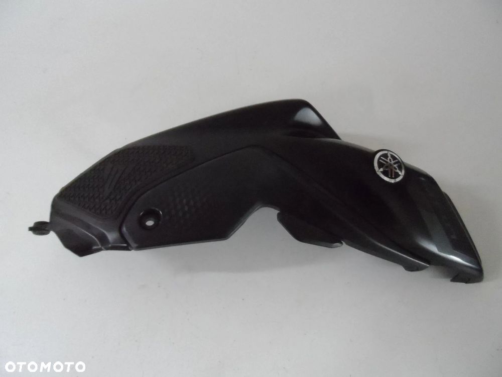 Yamaha MT07 boczek osłona zbiornika P L - 5