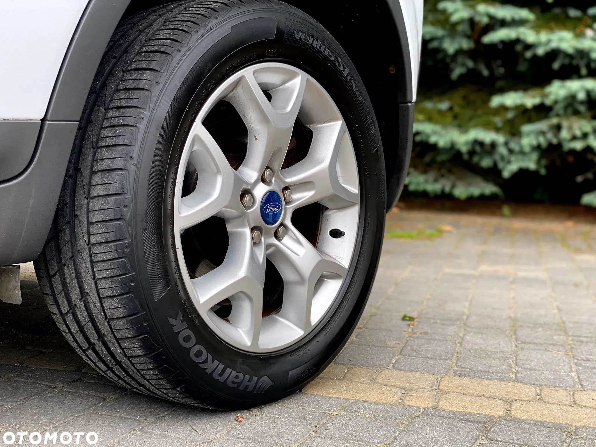 Ford Kuga - 10