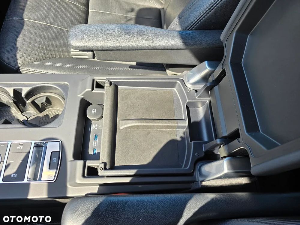 Land Rover Discovery 3.0 Si6 SE - 29