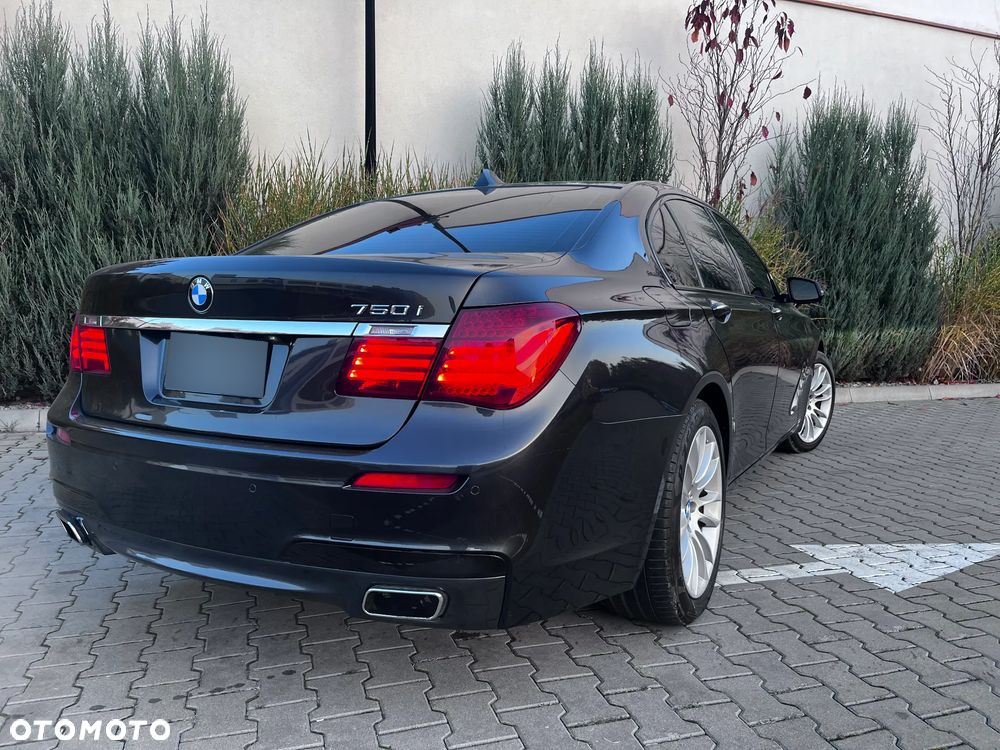 BMW Seria 7 750i Edition Exclusive - 8