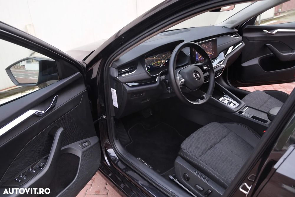 Skoda Octavia 2.0 TDI DSG Sportline - 12