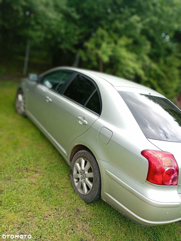 Toyota Avensis - 1