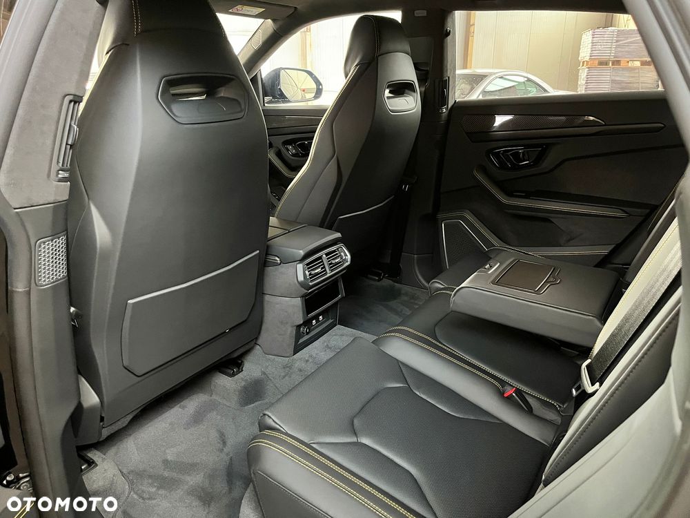 Lamborghini Urus - 18