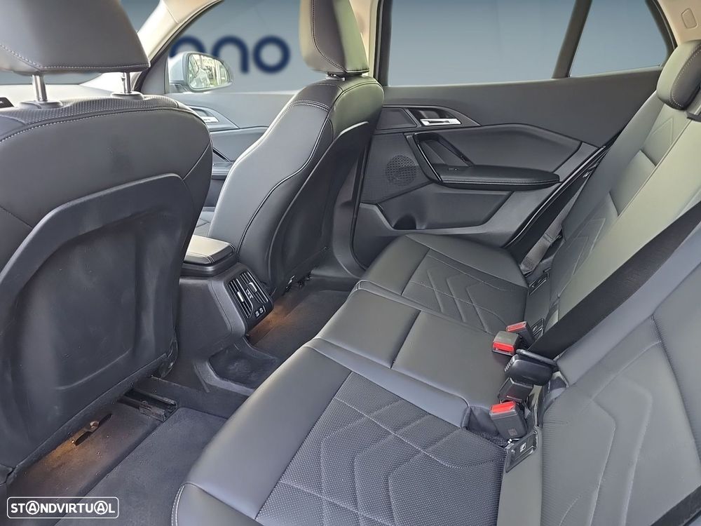 BMW iX2 eDrive20 - 37