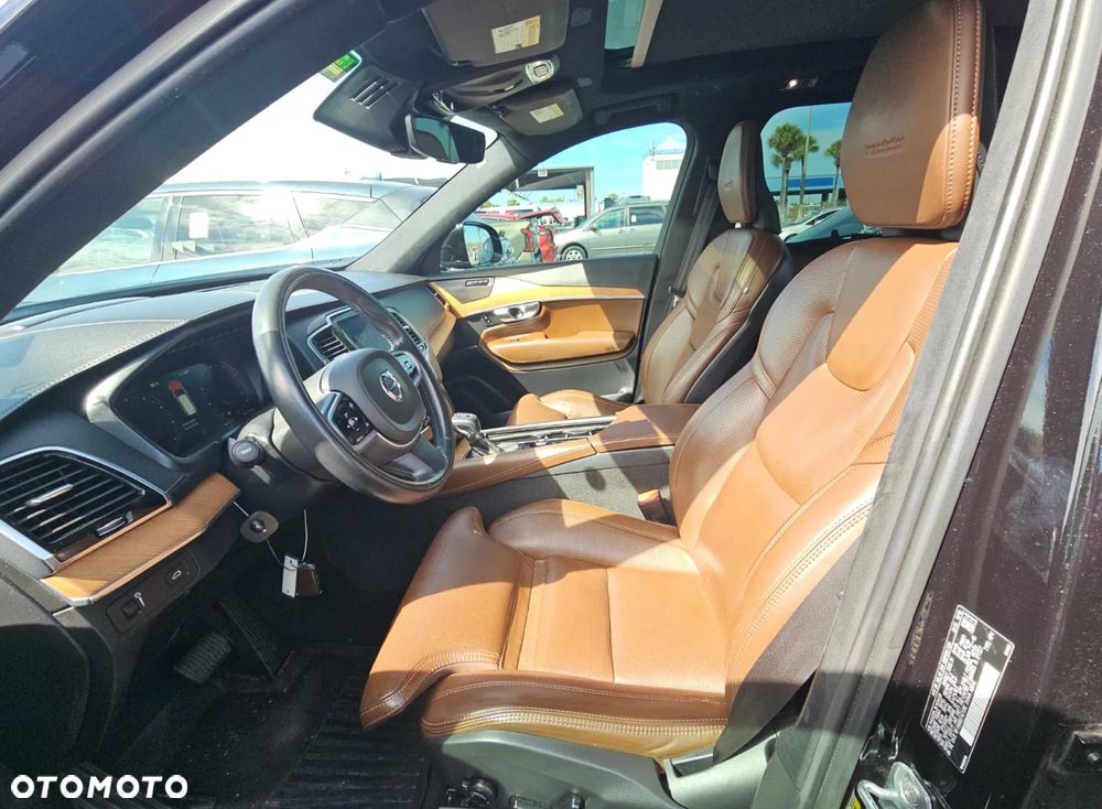 Volvo XC 90 - 8