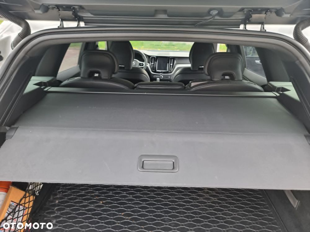 Volvo XC 60 B4 D AWD R-Design - 20