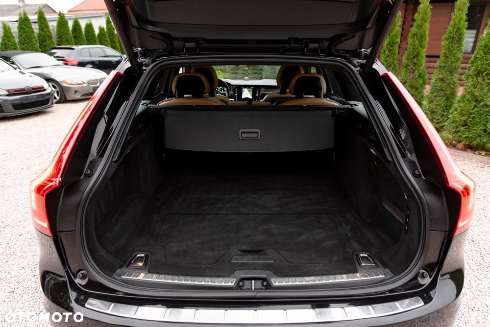 Volvo V90 Cross Country D5 AWD Geartronic Pro - 22