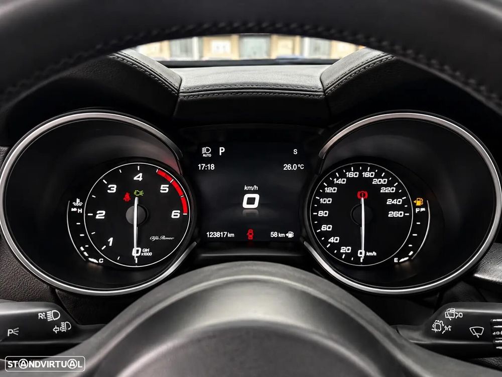 Alfa Romeo Stelvio - 9