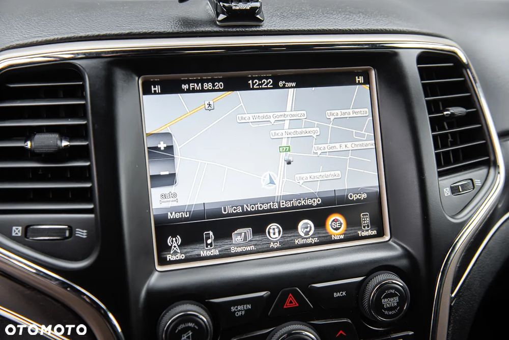 Jeep Grand Cherokee - 28