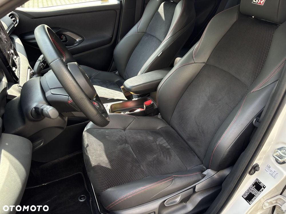Toyota Yaris Hybrid 1.5 GR Sport - 16