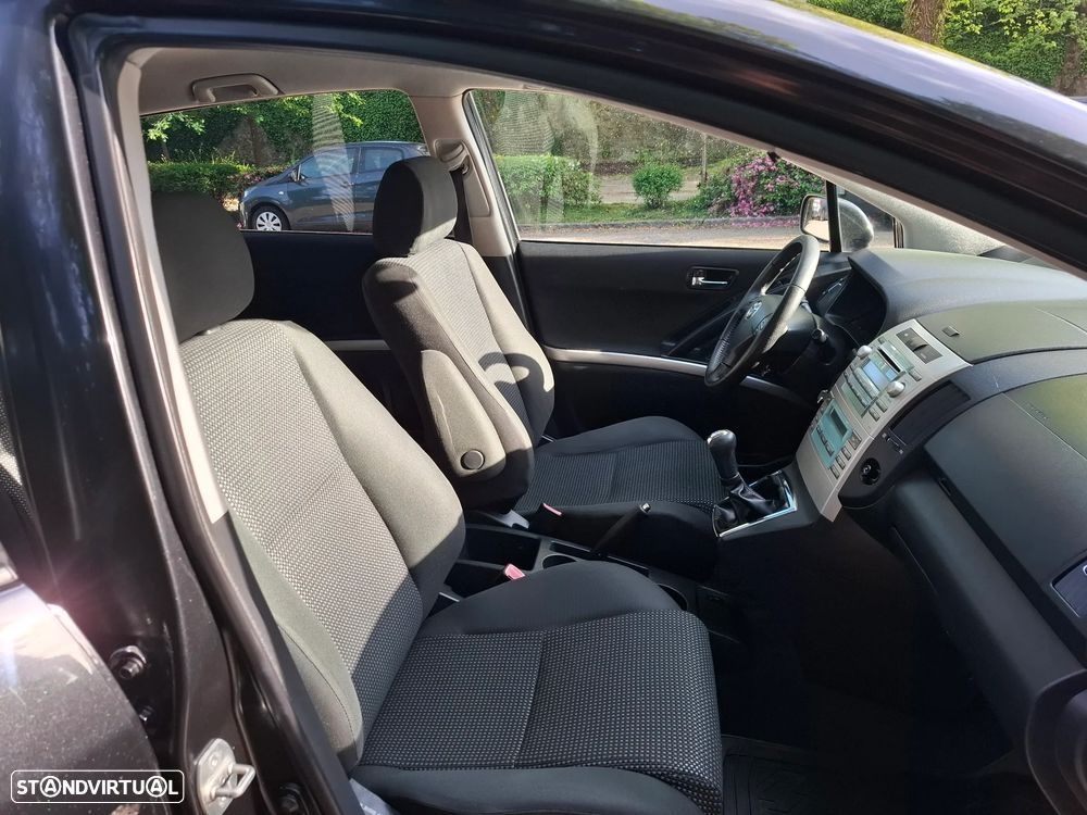 Toyota Corolla Verso 2.2 D-4D Sol - 11