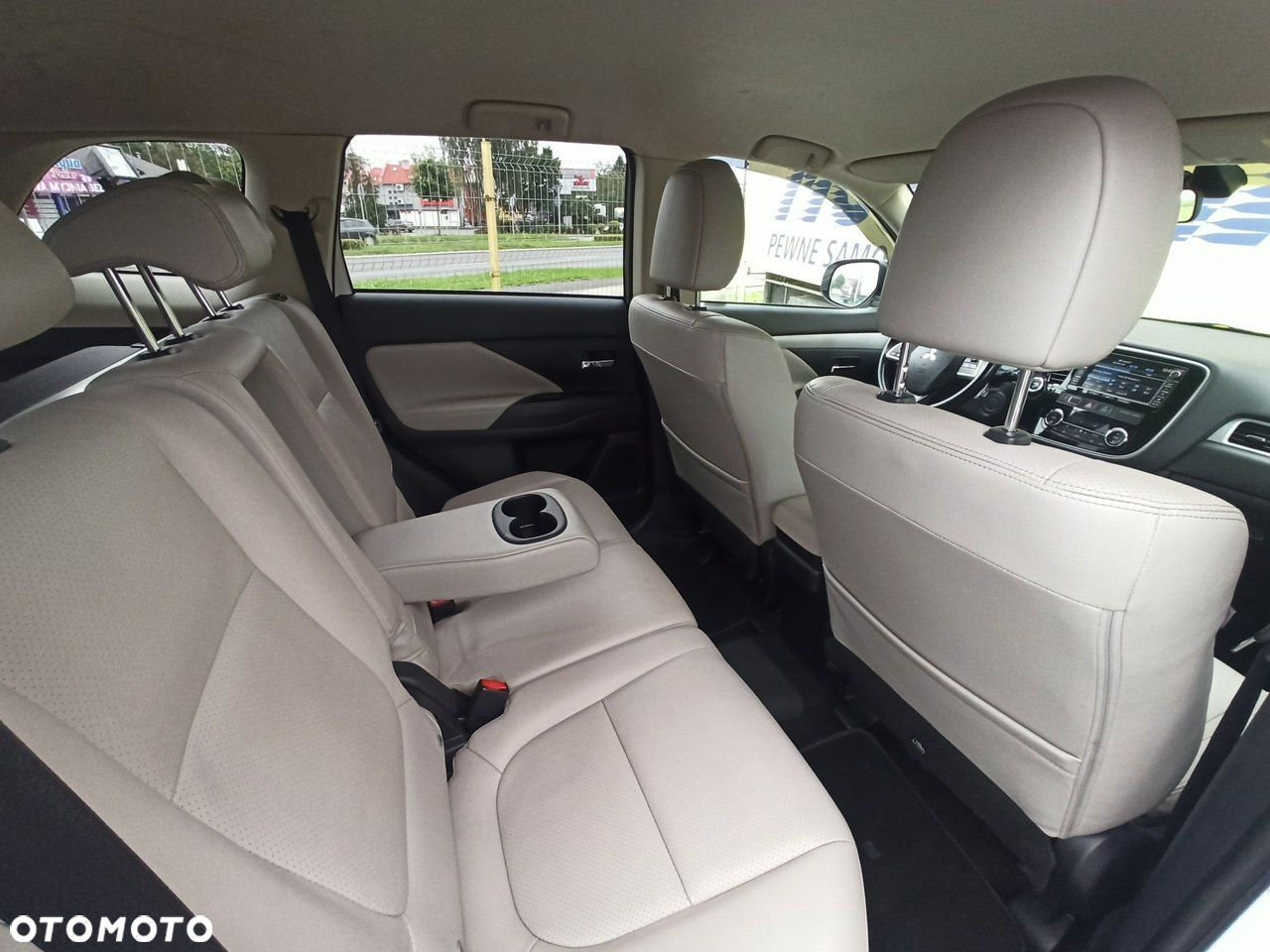 Mitsubishi Outlander - 12