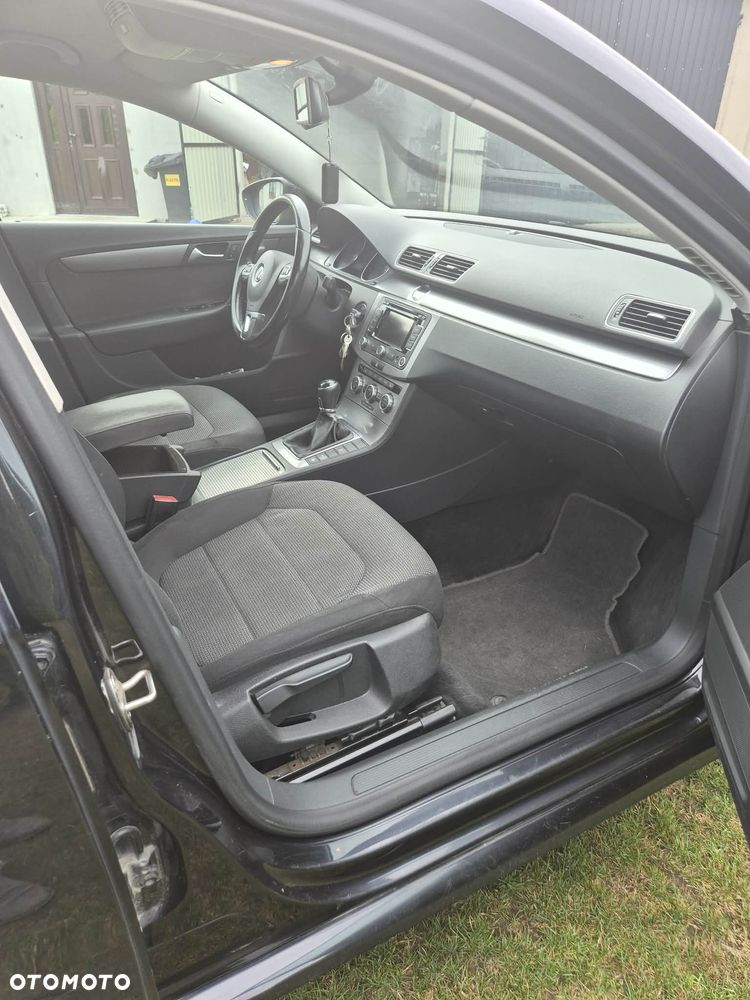 Volkswagen Passat 2.0 TDI Comfortline - 8