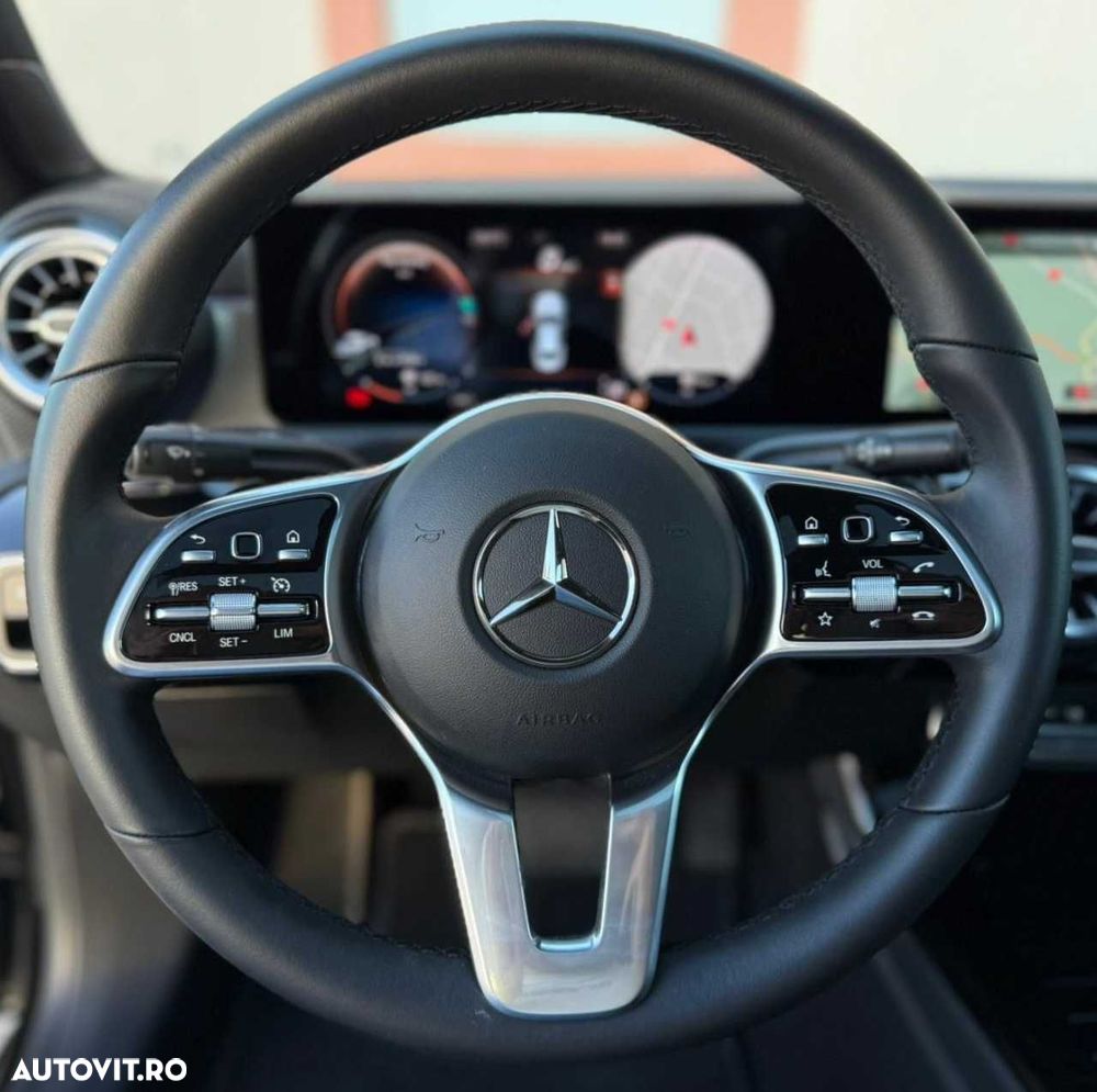 Mercedes-Benz CLA 250 - 25