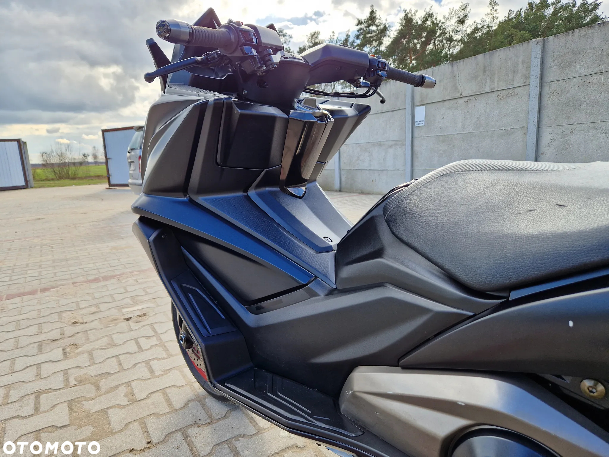 Kymco AK 550 - 21