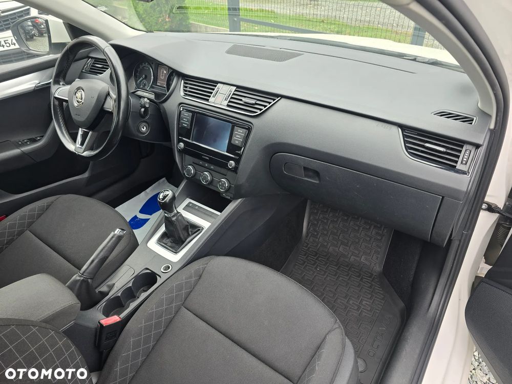 Skoda Octavia 1.6 TDI Premium Edition - 16