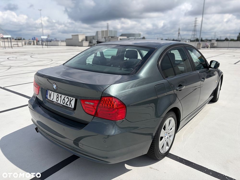 BMW Seria 3 318i - 28