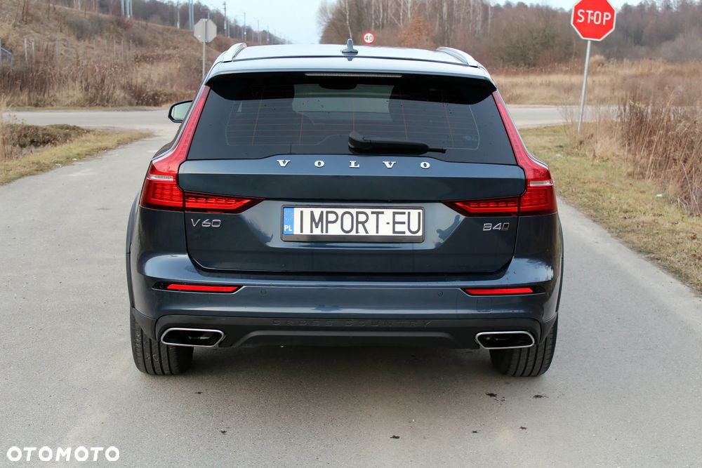 Volvo V60 Cross Country B4 D AWD Geartronic Pro - 10