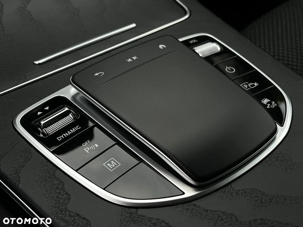 Mercedes-Benz GLC 300 e 4-Matic - 27