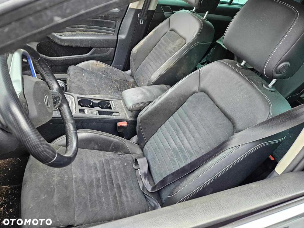 Volkswagen Passat ver-variant-1-4-tsi-plug--in--hybrid-dsg-gte - 5