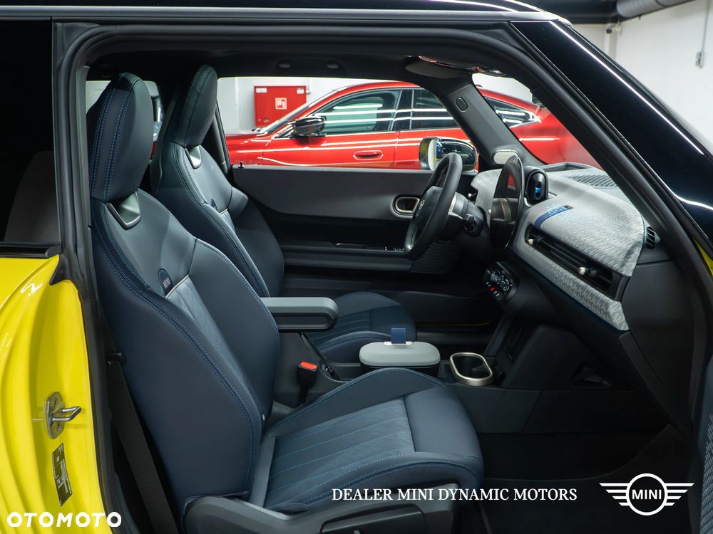 MINI Cooper S Favoured Trim - 18