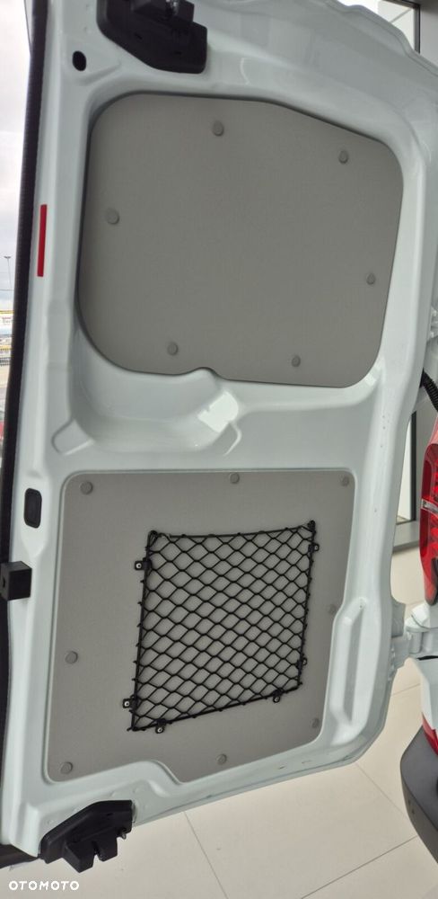 Volkswagen Transporter - 11