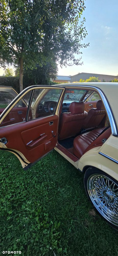 Mercedes-Benz W123 - 13