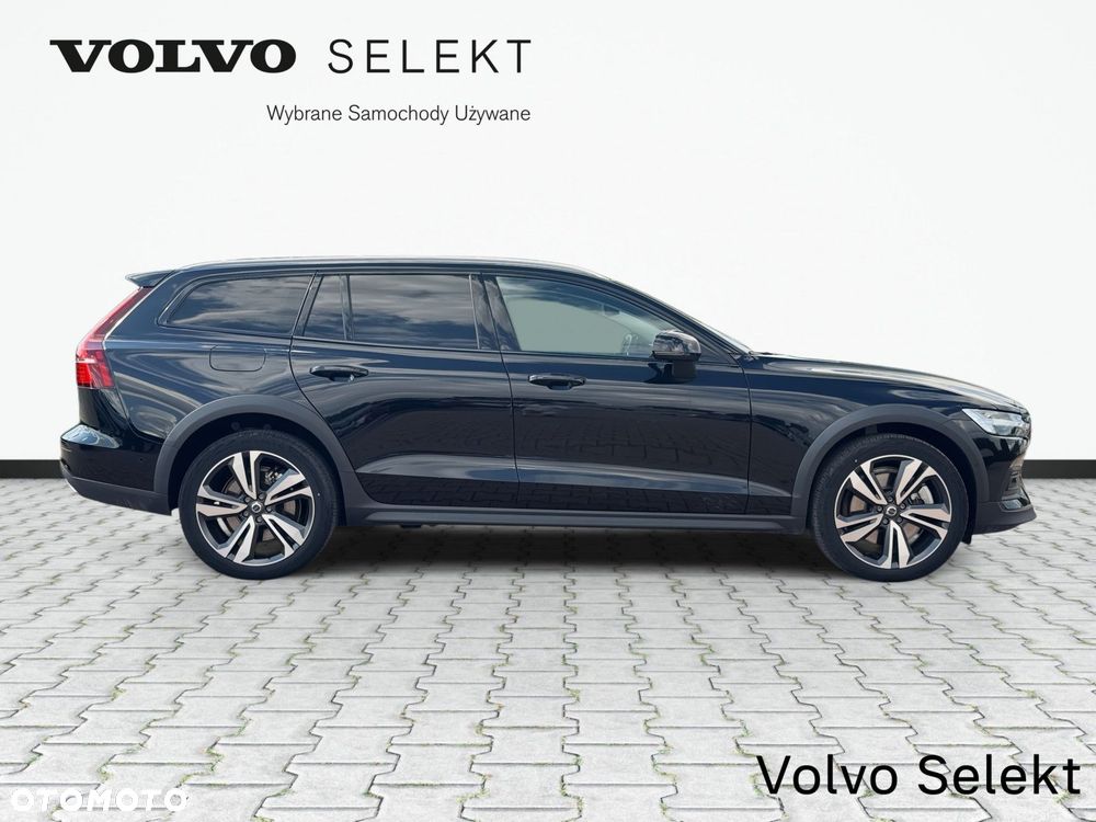 Volvo V60 Cross Country - 5