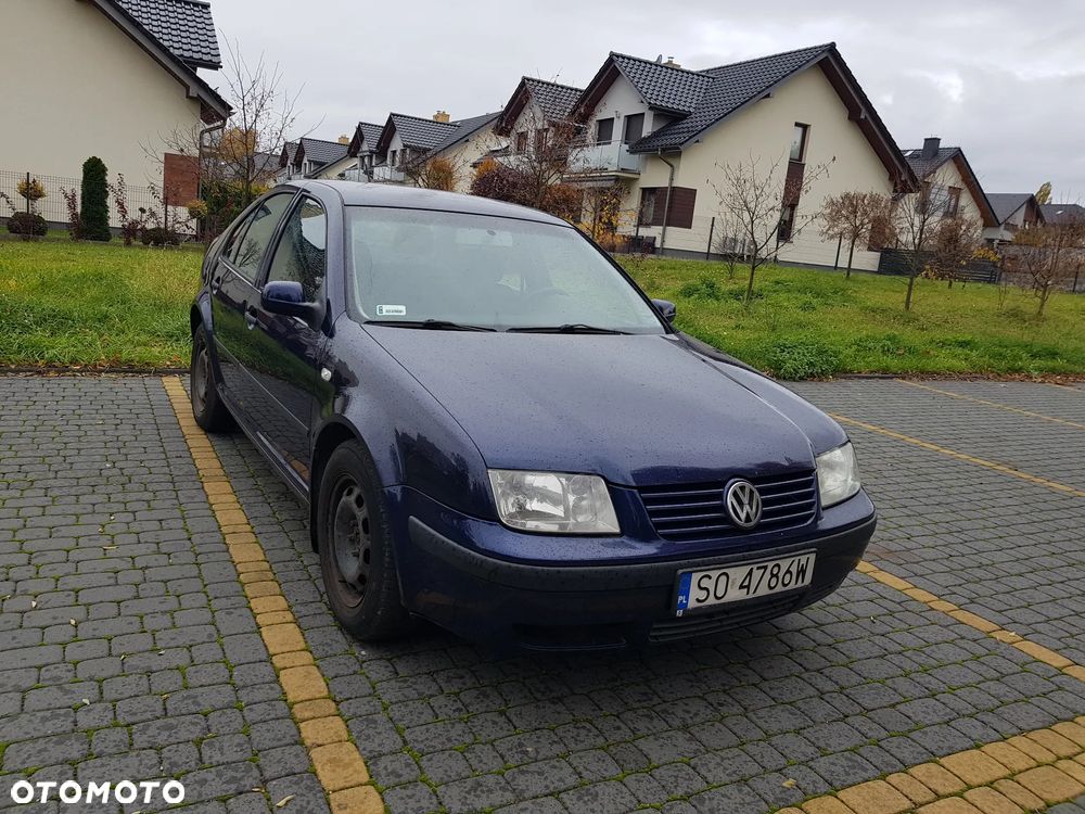 Volkswagen Bora 1.6 Comfortline - 1