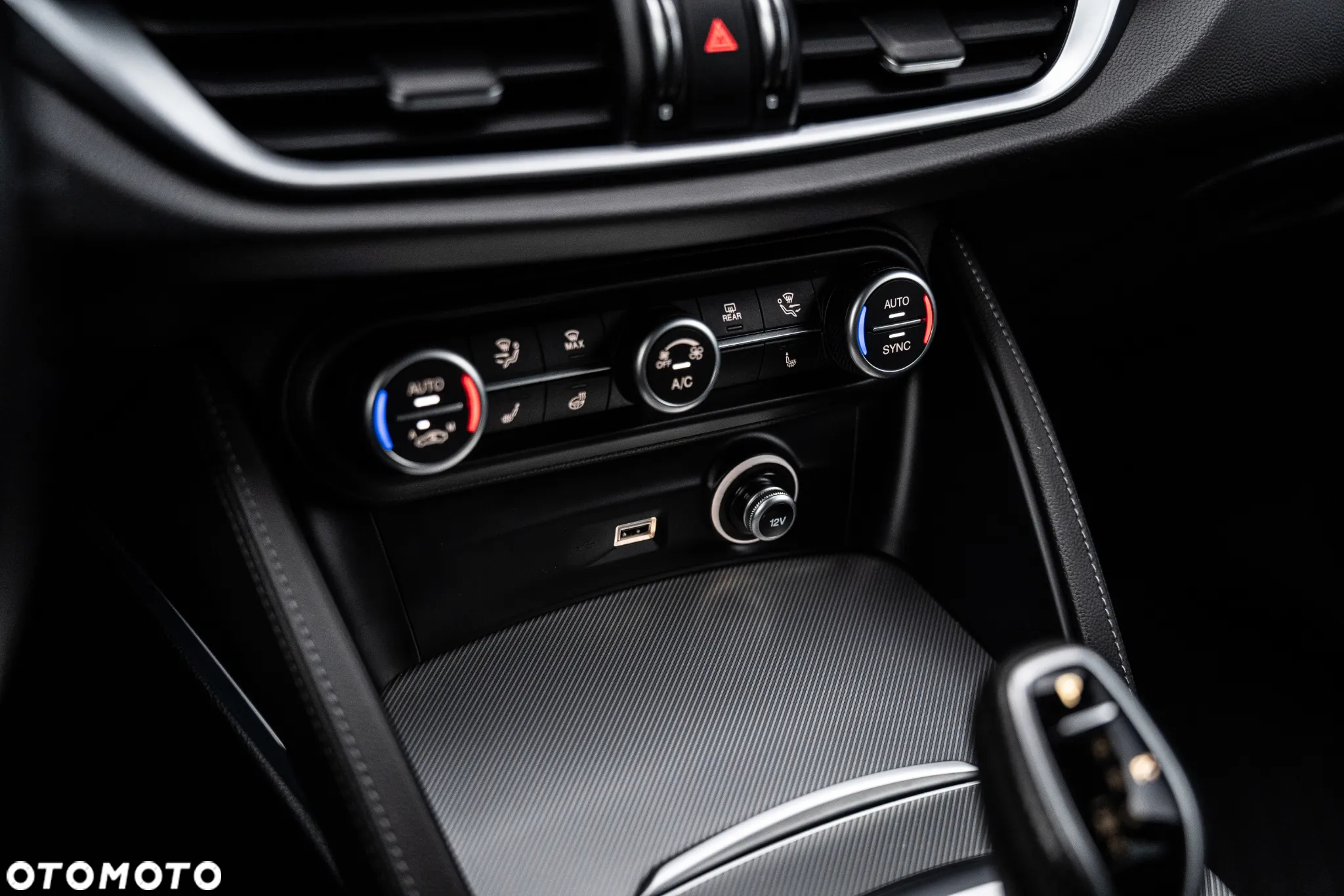 Alfa Romeo Stelvio 2.0 Turbo 16V AT8-Q4 Veloce - 24
