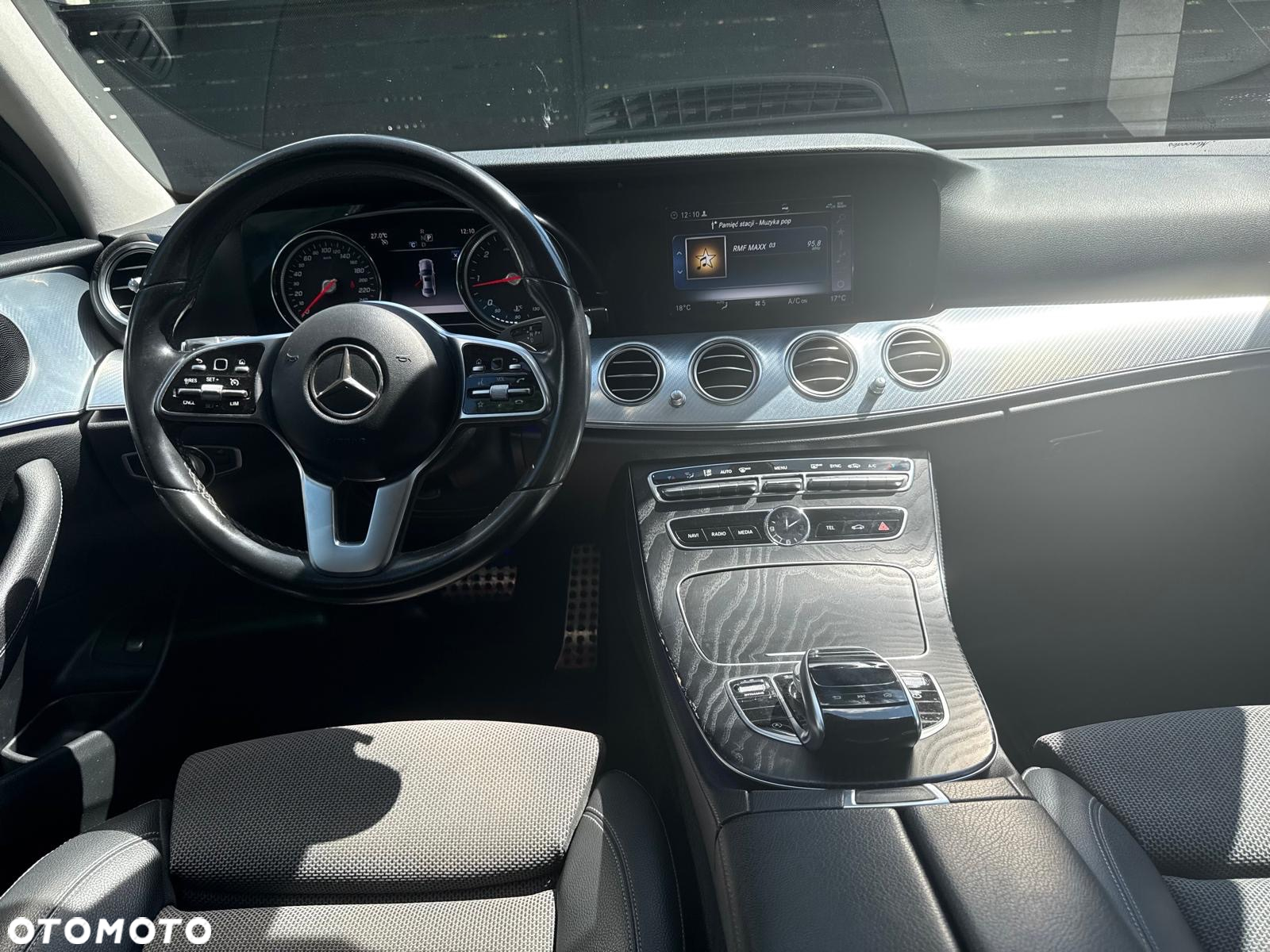 Mercedes-Benz Klasa E 220 d 4-Matic 9G-TRONIC - 14