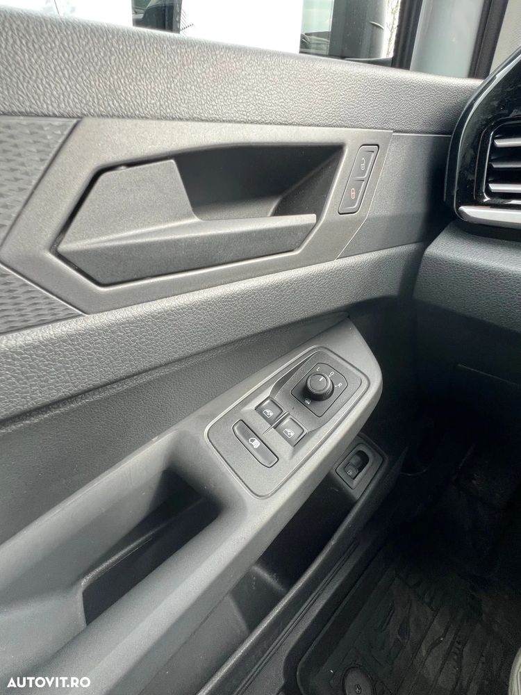 Ford Connect Van - 15