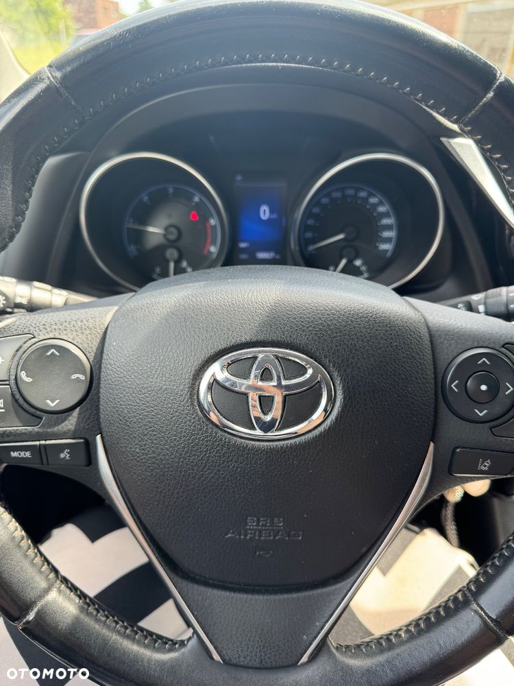 Toyota Auris 1.6 D-4D Premium - 20