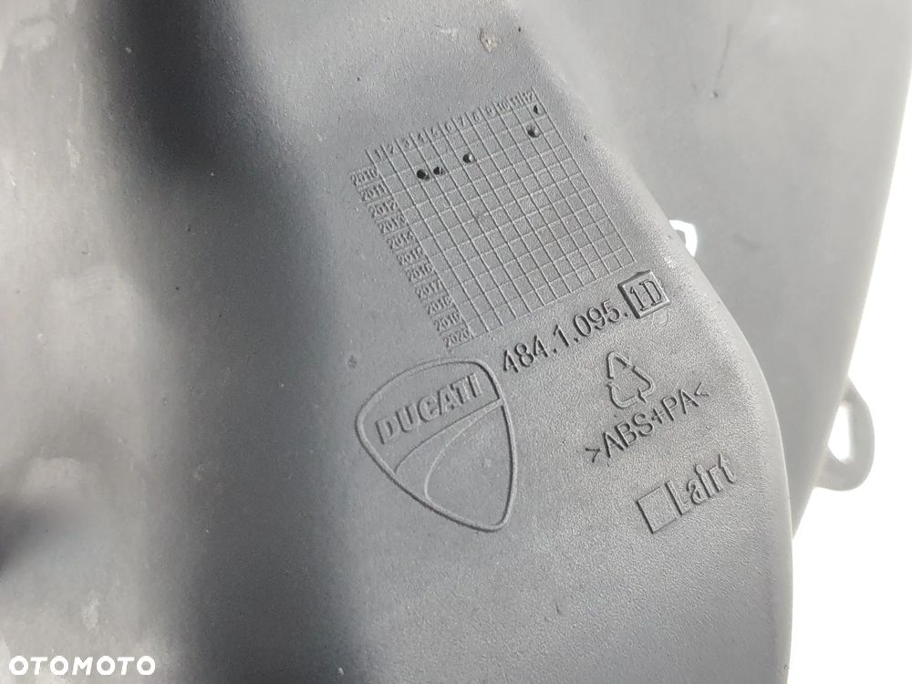 WYPELNIENIE PRAWE WLOT OSLONA    DUCATI DIAVEL - 22