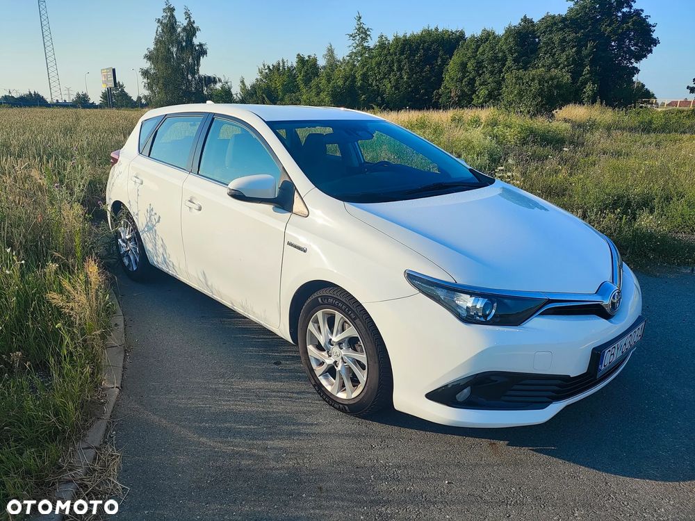 Toyota Auris 2015 photo 2