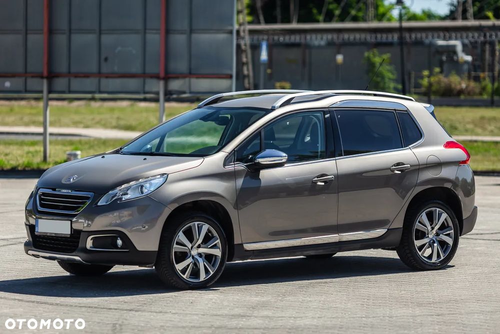 Peugeot 2008 1.2 Pure Tech Style S&S - 5