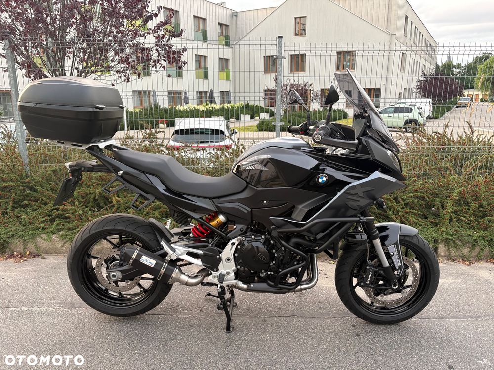 BMW F - 24